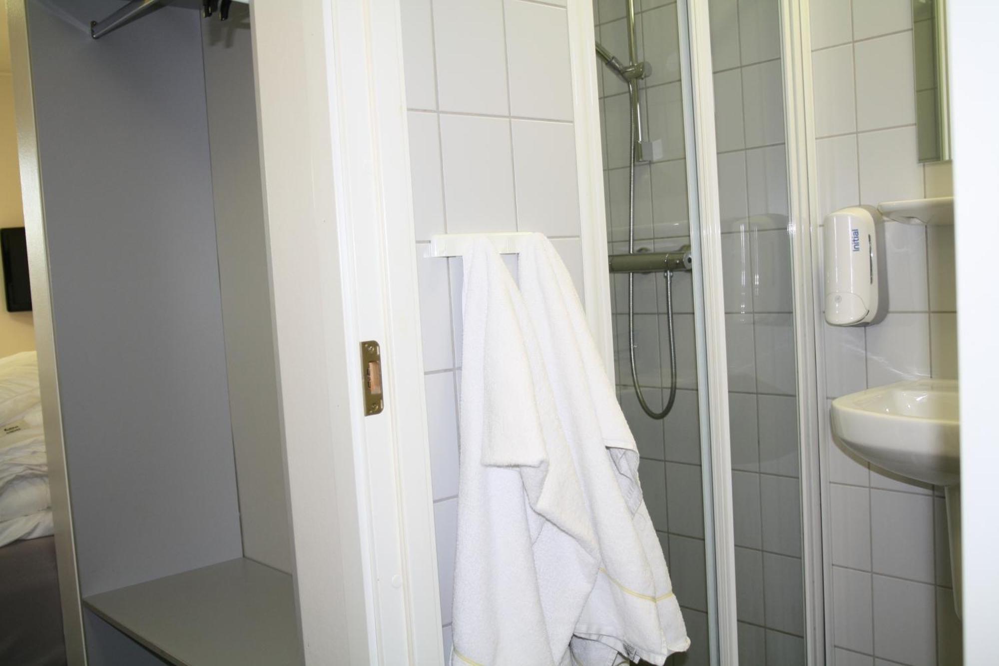 Vandrarhem Hi Haraldsheim *